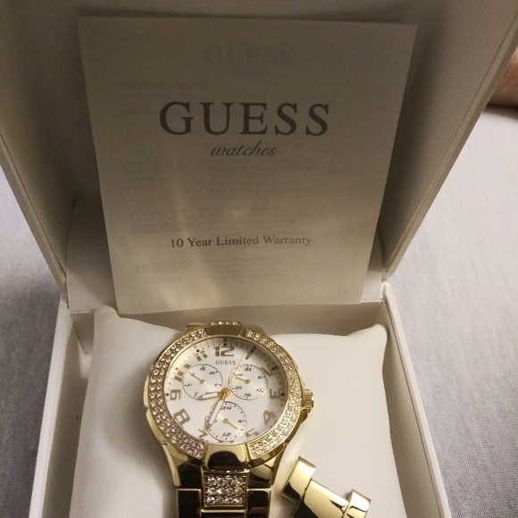 GUESS Embedded Rhinestone Chronograph NWT - Picture 5 of 6